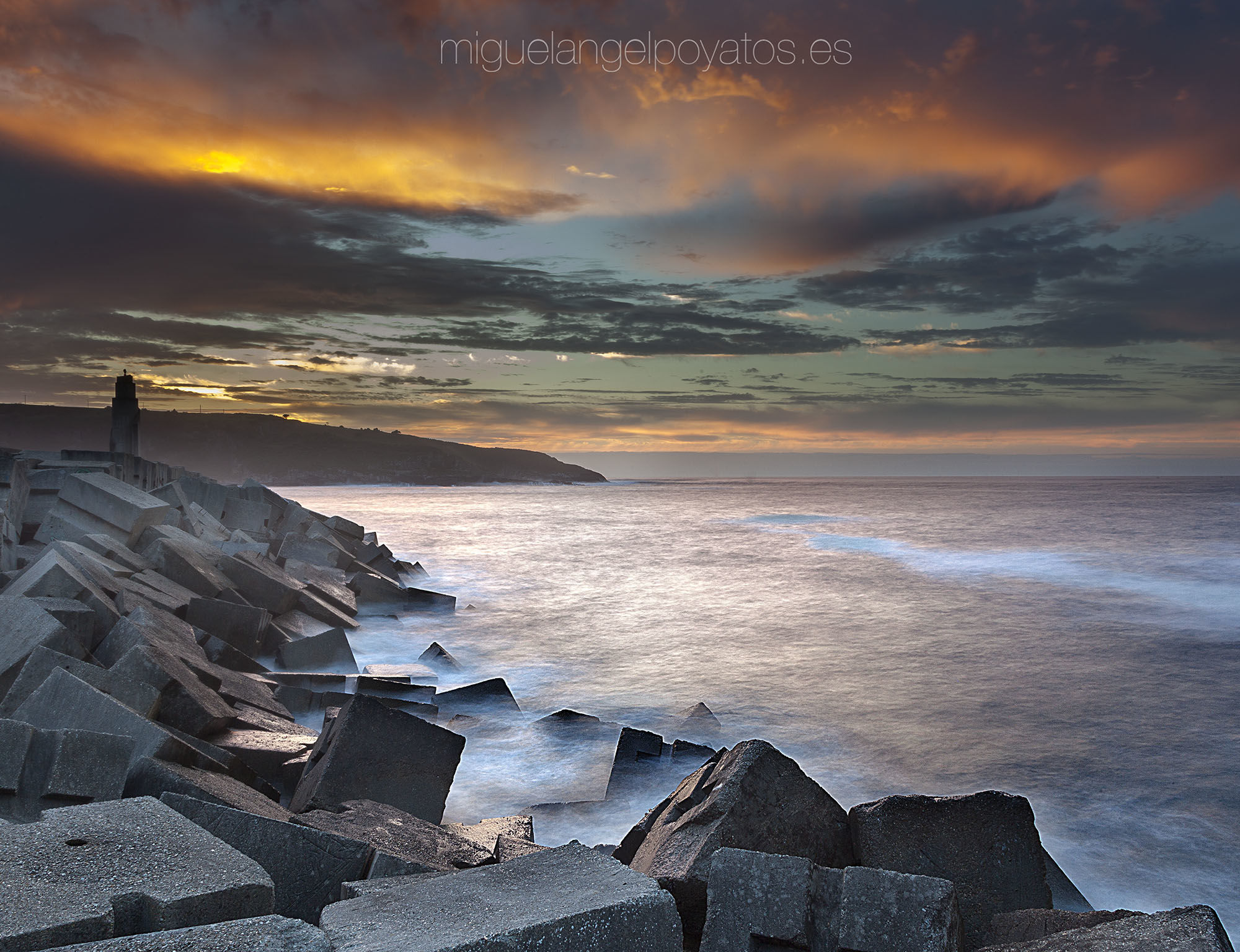 Miguel Angel Poyatos - luarca-noche20170728-2038-mails.jpg